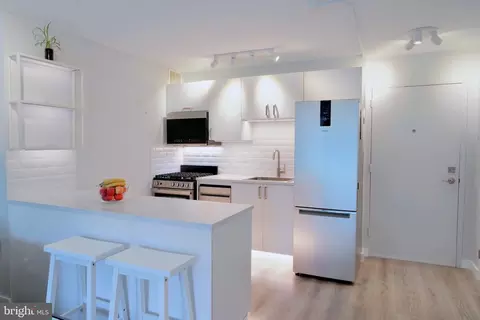 2500 N Van Dorn St #320, Alexandria, VA 22302