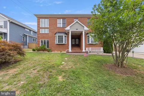 33 Donelson St, Alexandria, VA 22304