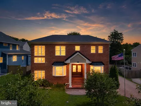 33 Donelson St, Alexandria, VA 22304