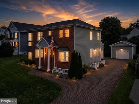 33 Donelson St, Alexandria, VA 22304