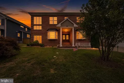 33 Donelson St, Alexandria, VA 22304