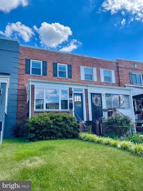 241 Lynhaven Dr, Alexandria, VA 22305