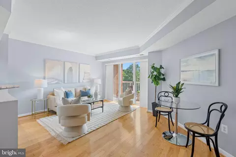 3101 N Hampton Dr #409, Alexandria, VA 22302