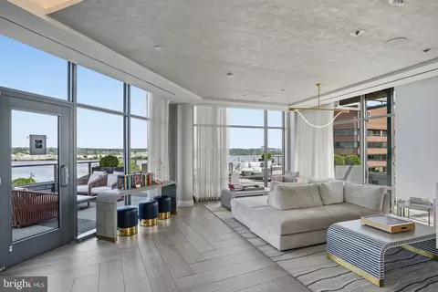 1201 N Royal St #206, Alexandria, VA 22314
