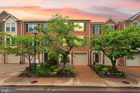 917 Rolfe Pl, Alexandria, VA 22314