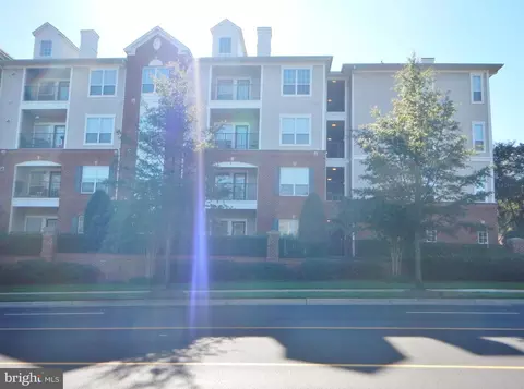 4850 Eisenhower Ave #425, Alexandria, VA 22304