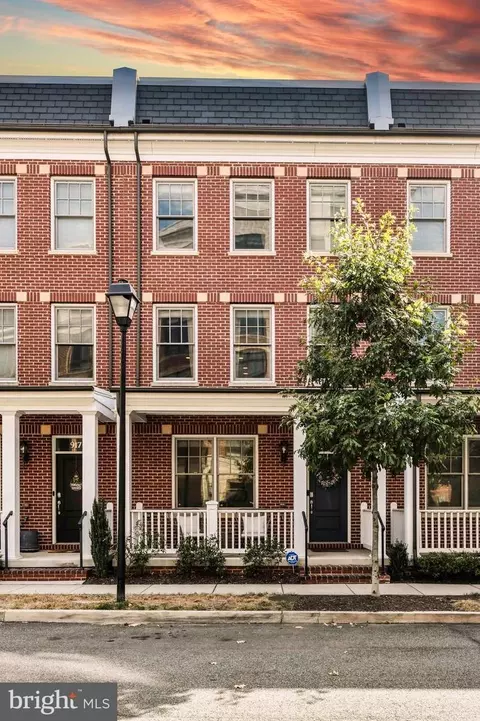 915 Parker Gray School Way, Alexandria, VA 22314