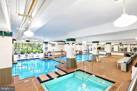 309 Yoakum Pkwy #204, Alexandria, VA 22304