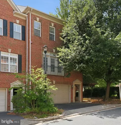 401 Stanton Pl, Alexandria, VA 22304