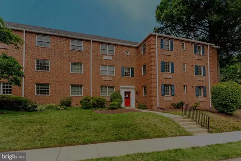 1718 W Abingdon Dr #202, Alexandria, VA 22314