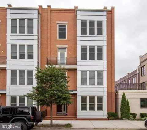 1912 Potomac Ave #101, Alexandria, VA 22301