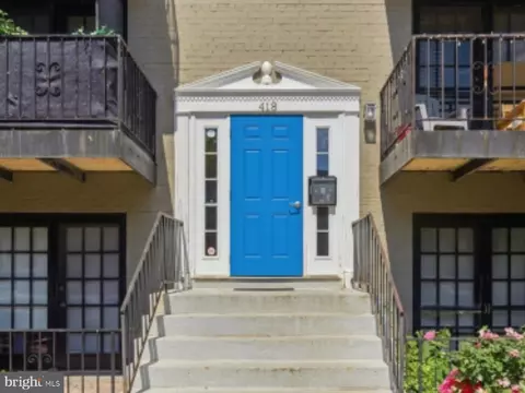 418 N Armistead St #T3, Alexandria, VA 22312