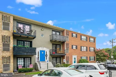418 N Armistead St #T3, Alexandria, VA 22312