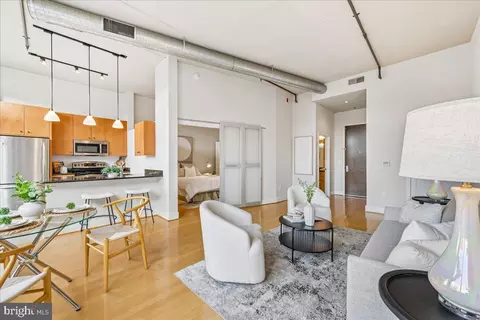 520 John Carlyle #429, Alexandria, VA 22314