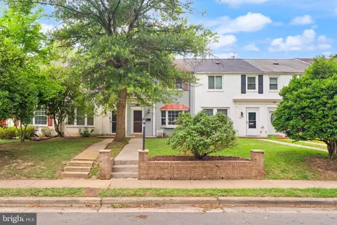 1424 Dogwood Dr, Alexandria, VA 22302