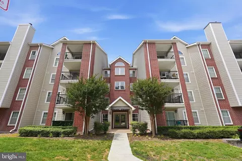3307 Wyndham Cir #2158, Alexandria, VA 22302
