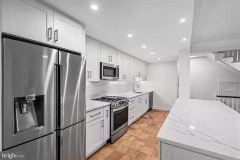 3415 Valley Dr, Alexandria, VA 22302