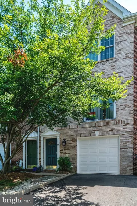 10 W Glebe Rd, Alexandria, VA 22305