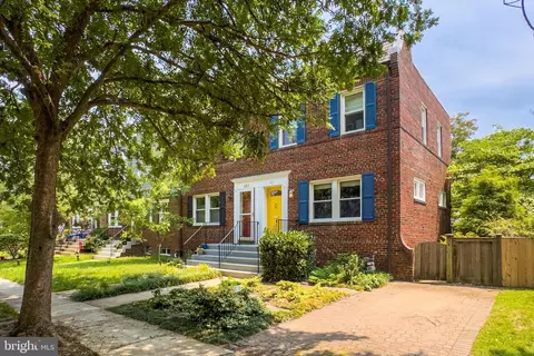 427 E Luray Ave, Alexandria, VA 22301