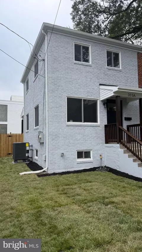 315 E Raymond Ave #A, Alexandria, VA 22301