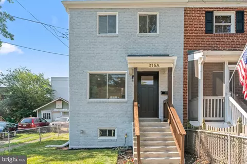 315 E Raymond Ave #A, Alexandria, VA 22301