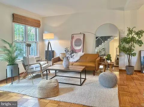 1806 Preston Rd, Alexandria, VA 22302