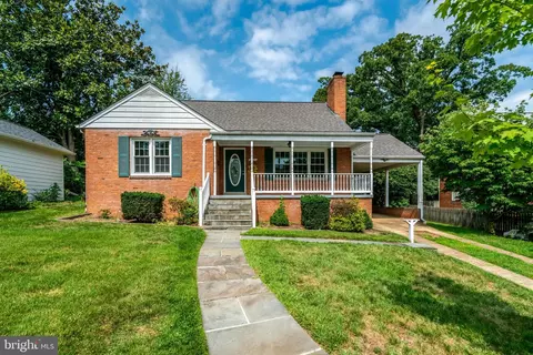 2510 Page Ter, Alexandria, VA 22302