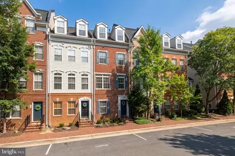 194 Martin Ln, Alexandria, VA 22304