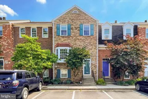 3822 Brighton Ct, Alexandria, VA 22305