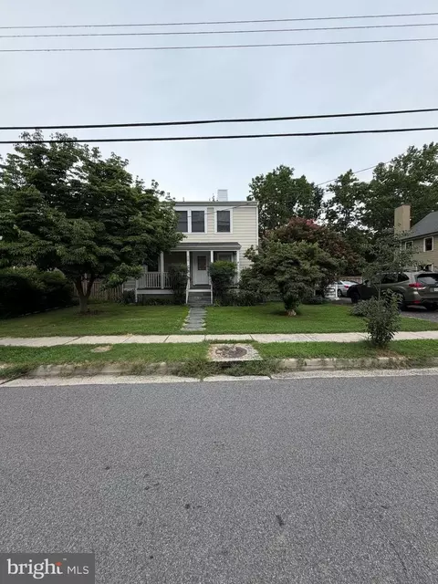 414 E Howell Ave E, Alexandria, VA 22301