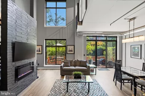 520 John Carlyle St #107, Alexandria, VA 22314