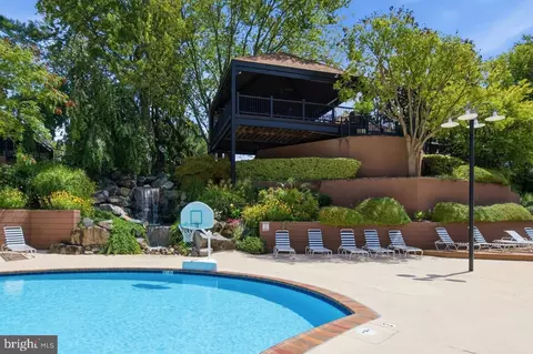 307 Yoakum Pkwy #1104, Alexandria, VA 22304
