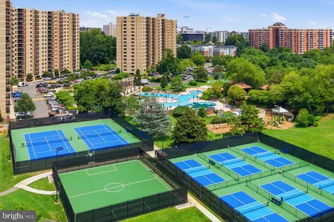 307 Yoakum Pkwy #1104, Alexandria, VA 22304