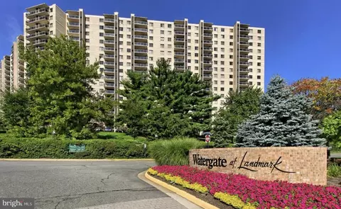 205 Yoakum Pkwy #914, Alexandria, VA 22304