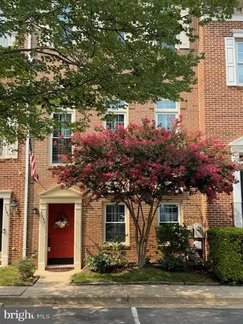 2408 Garnett Dr, Alexandria, VA 22311
