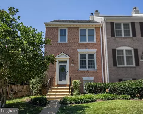 337 S Pickett St, Alexandria, VA 22304