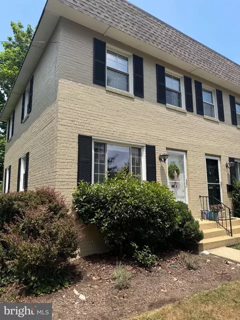 1751 N Cliff St, Alexandria, VA 22301