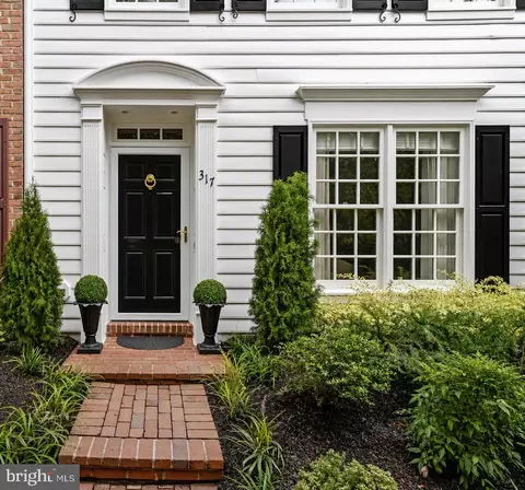 317 S Henry St, Alexandria, VA 22314