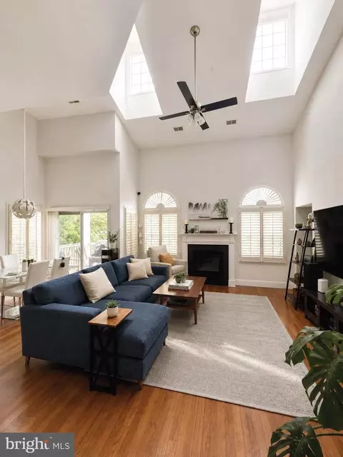2331 Henshaw Pl #301, Alexandria, VA 22311