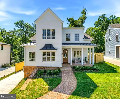3111 Circle Hill Rd, Alexandria, VA 22305