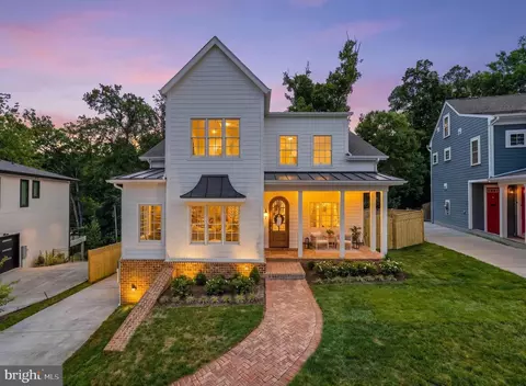 3111 Circle Hill Rd, Alexandria, VA 22305