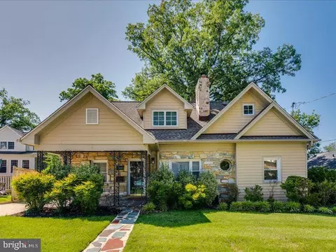 1302 Quincy St, Alexandria, VA 22302