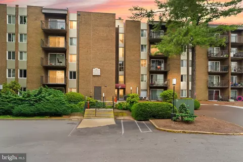 60 Van Dorn #506, Alexandria, VA 22304