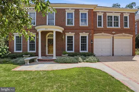 304 Charles Alexander Ct, Alexandria, VA 22301