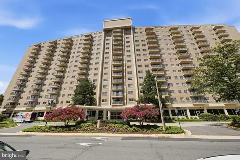 1225 Martha Custis Dr #717, Alexandria, VA 22302