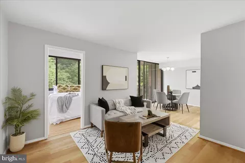 485 N Armistead St #202, Alexandria, VA 22312
