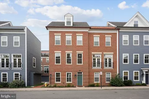 607 Second St, Alexandria, VA 22314
