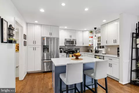 613 N Armistead St, Alexandria, VA 22312