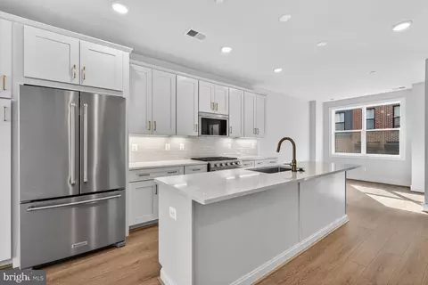 4973 Lachlan Mews, Alexandria, VA 22304
