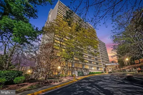 5911 Edsall Rd #608, Alexandria, VA 22304